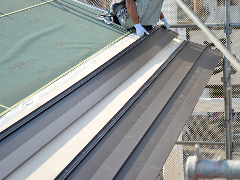 屋根の漏水を防ぐカバー工法もおすすめです。